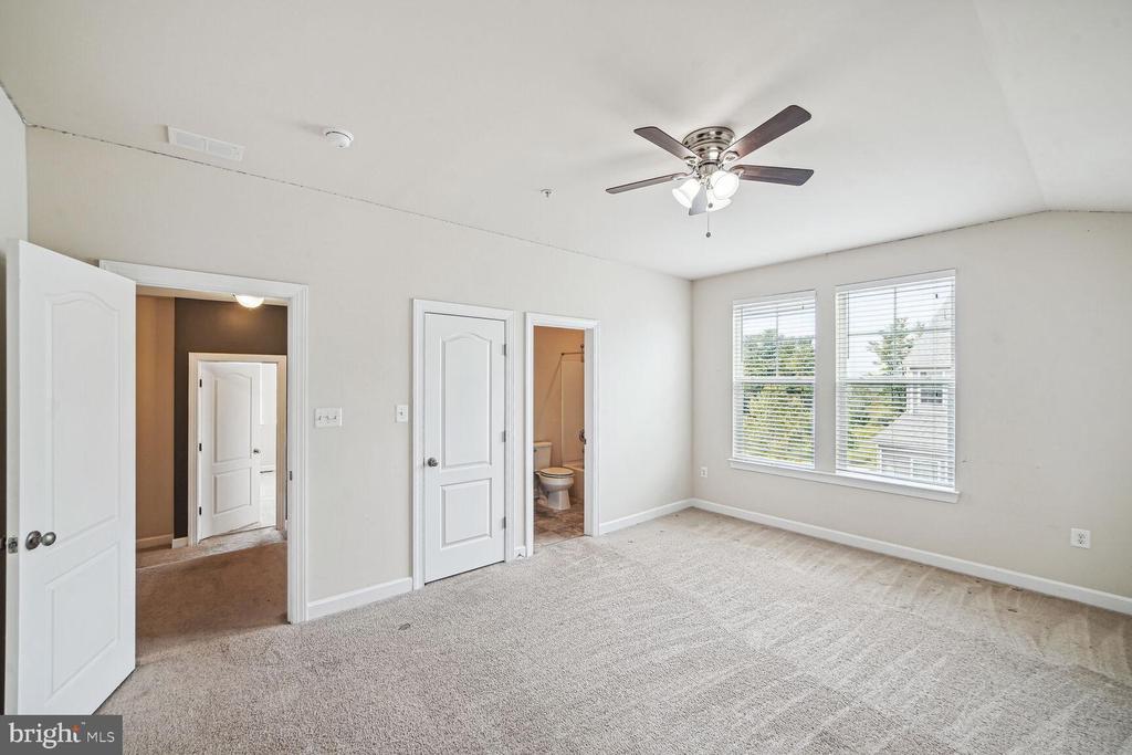 5510 GOLDEN EAGLE ROAD