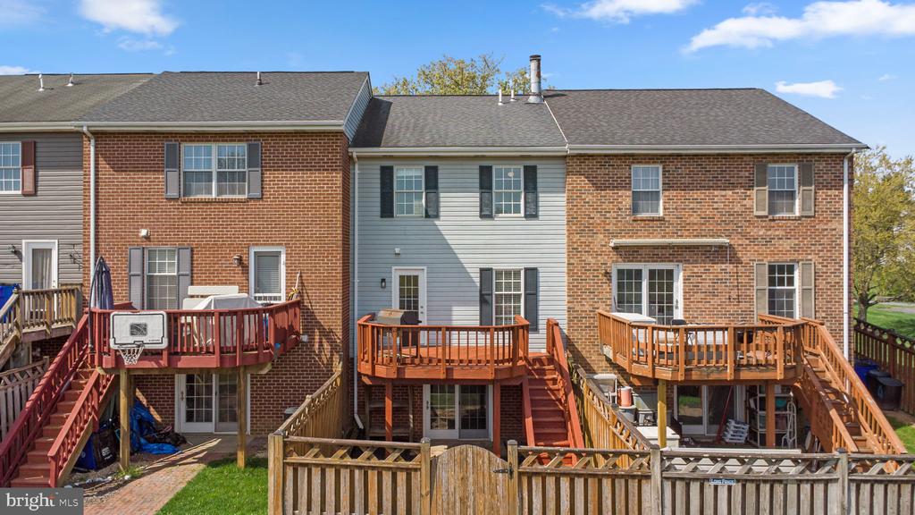 8037 WATERVIEW COURT