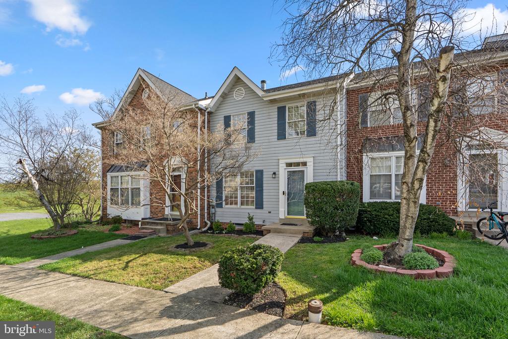 8037 WATERVIEW COURT