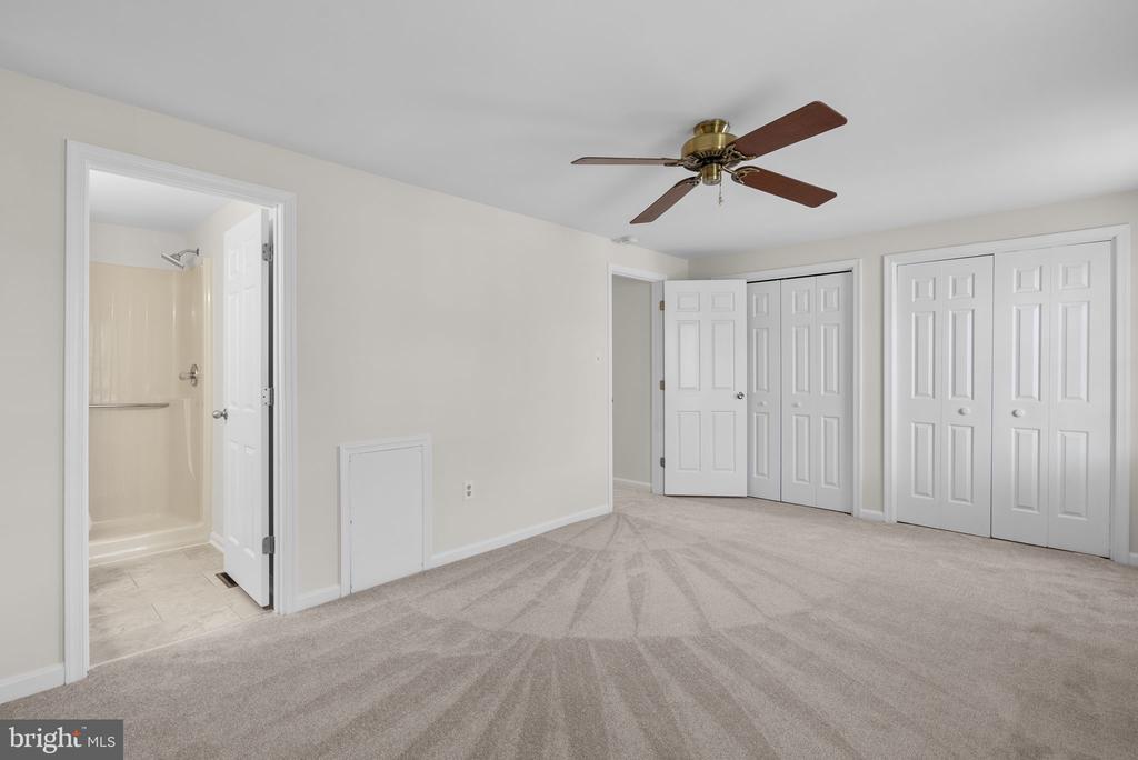 8037 WATERVIEW COURT