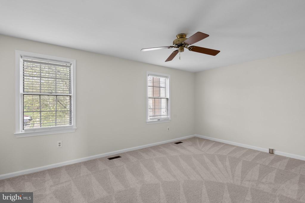 8037 WATERVIEW COURT