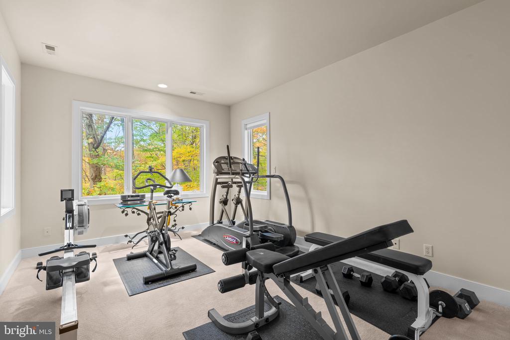 2331 RIDGE TREE COURT