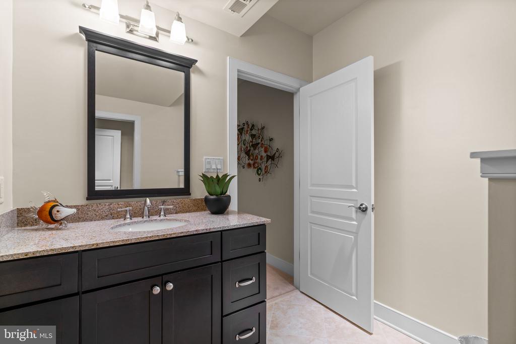 2331 RIDGE TREE COURT