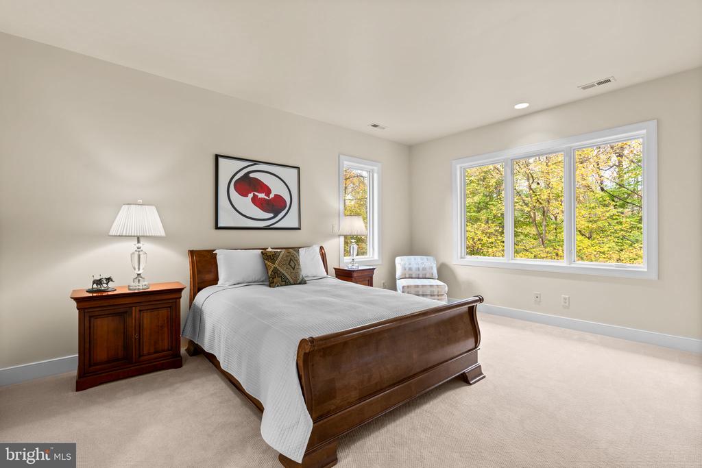 2331 RIDGE TREE COURT