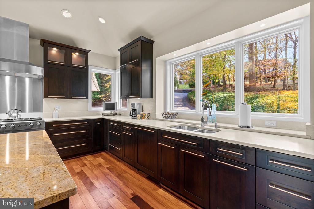 2331 RIDGE TREE COURT