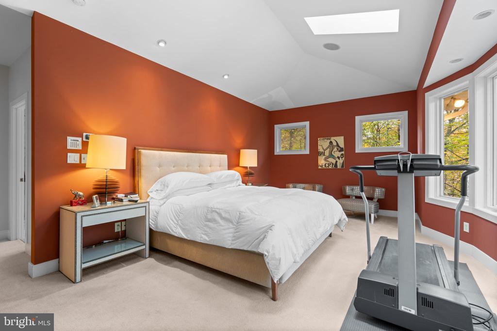 2331 RIDGE TREE COURT