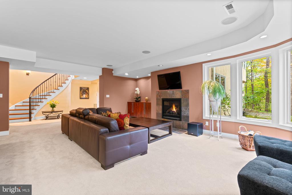 2331 RIDGE TREE COURT