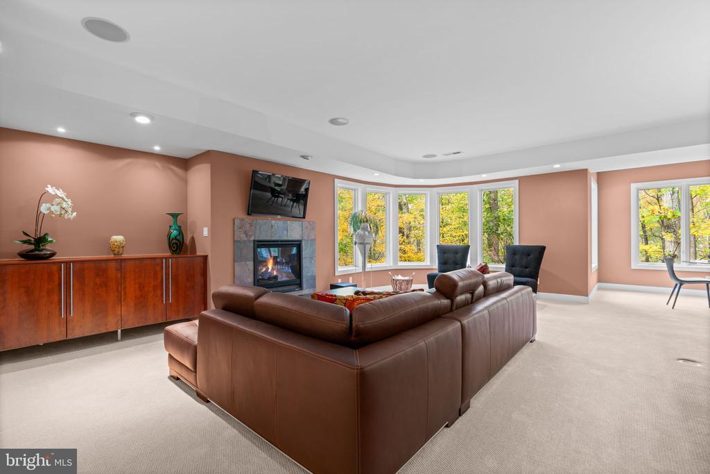 2331 RIDGE TREE COURT