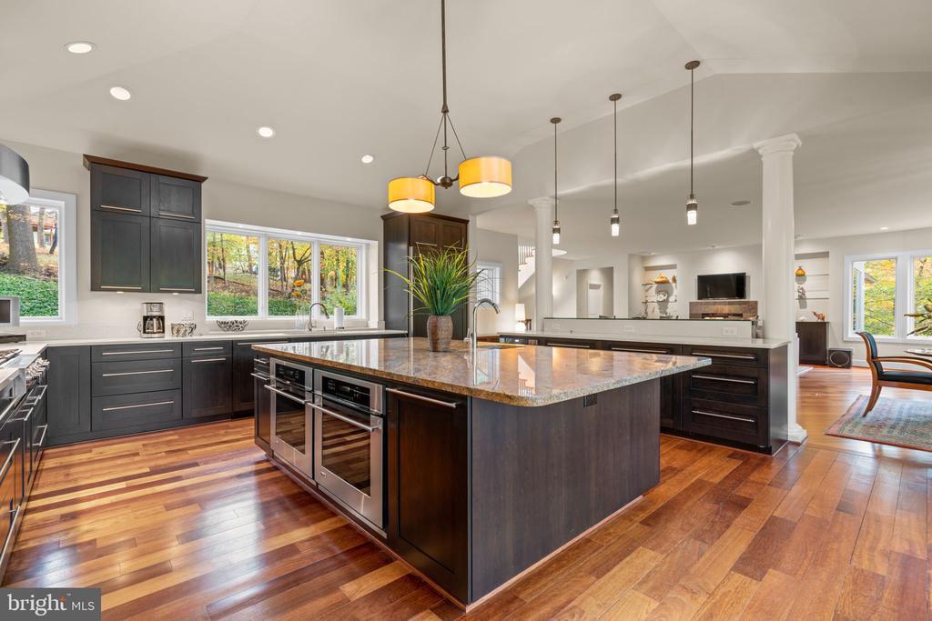 2331 RIDGE TREE COURT