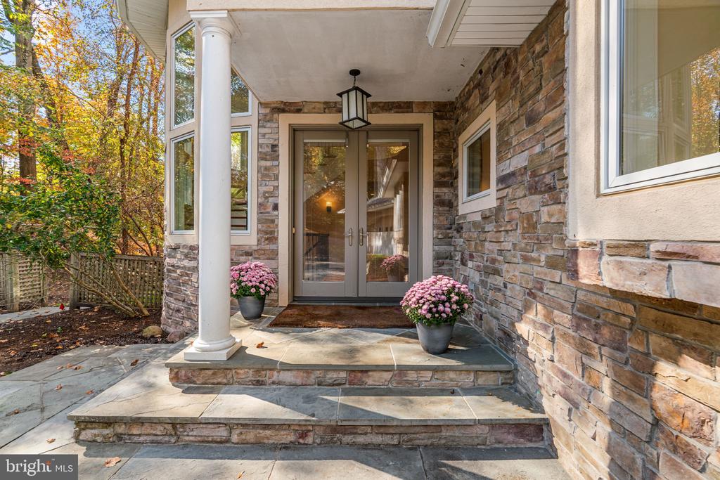 2331 RIDGE TREE COURT