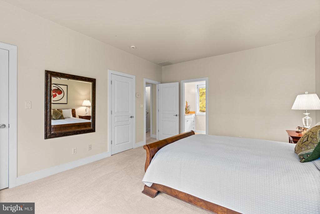 2331 RIDGE TREE COURT
