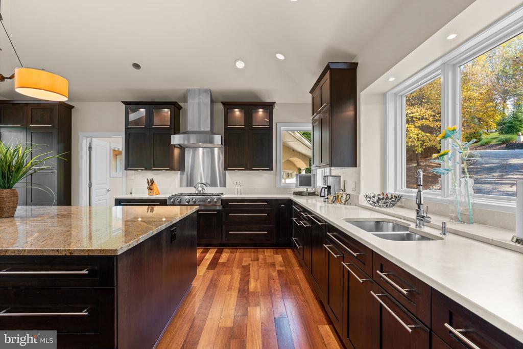 2331 RIDGE TREE COURT