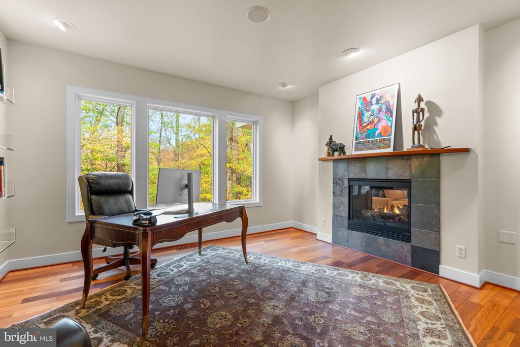 2331 RIDGE TREE COURT