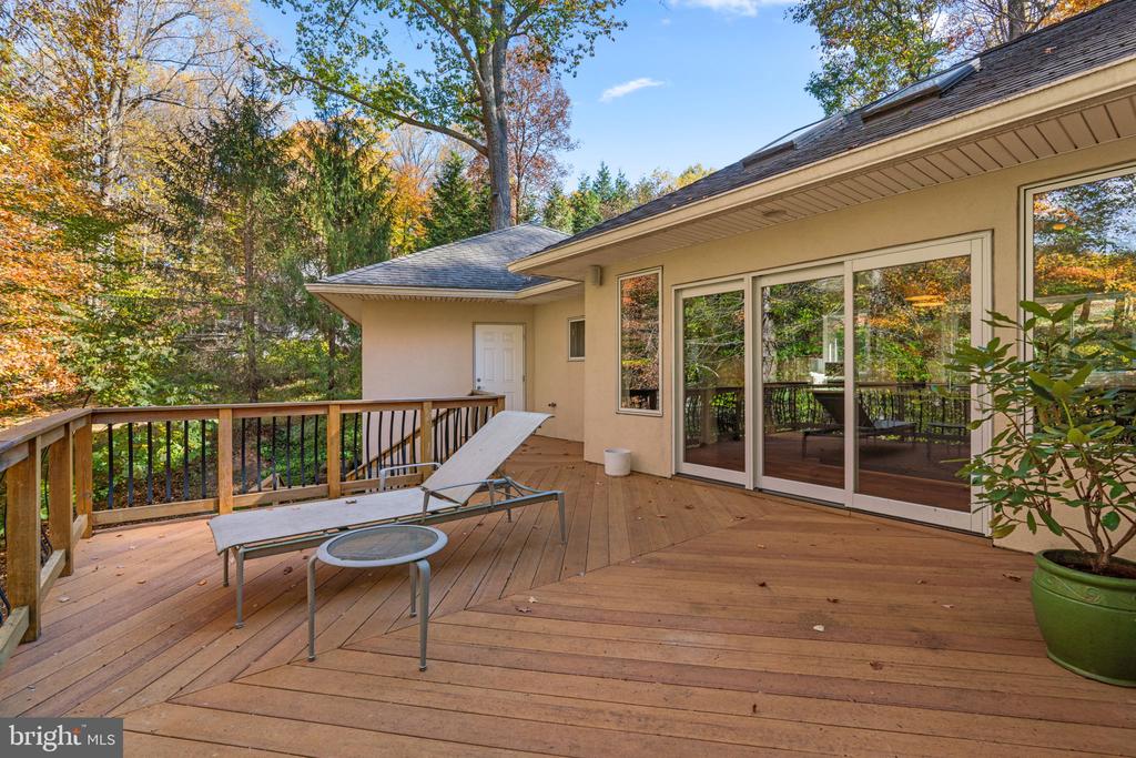 2331 RIDGE TREE COURT