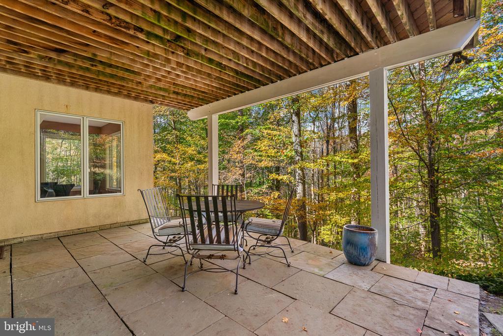 2331 RIDGE TREE COURT