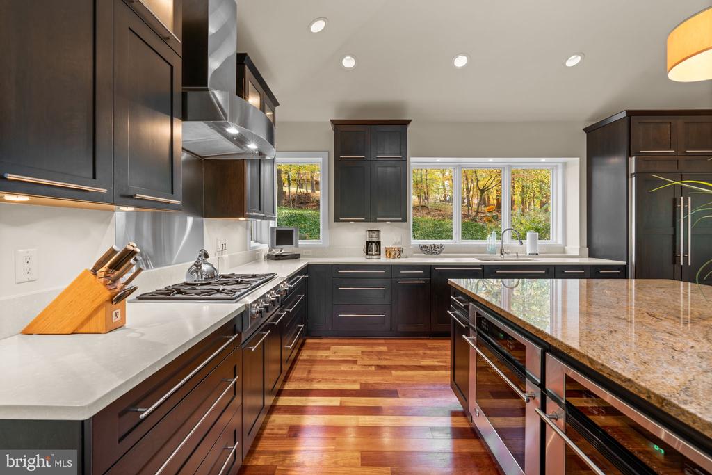 2331 RIDGE TREE COURT
