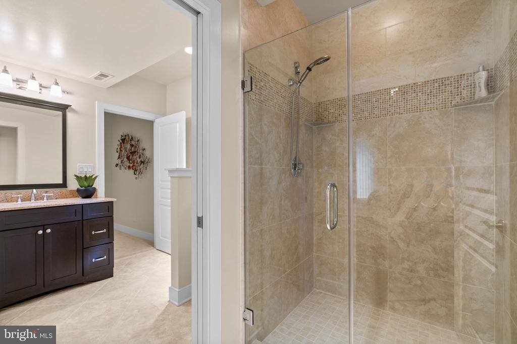 2331 RIDGE TREE COURT