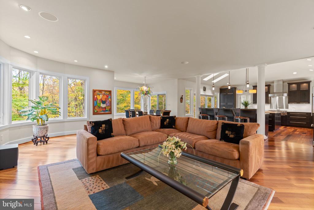 2331 RIDGE TREE COURT