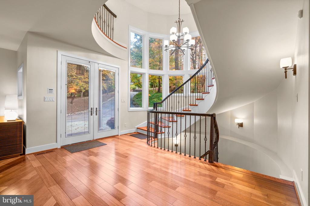 2331 RIDGE TREE COURT