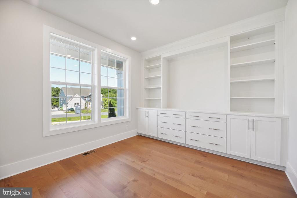 14647 SENECA FARM LANE