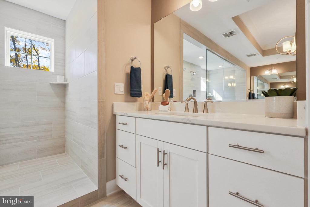 14647 SENECA FARM LANE