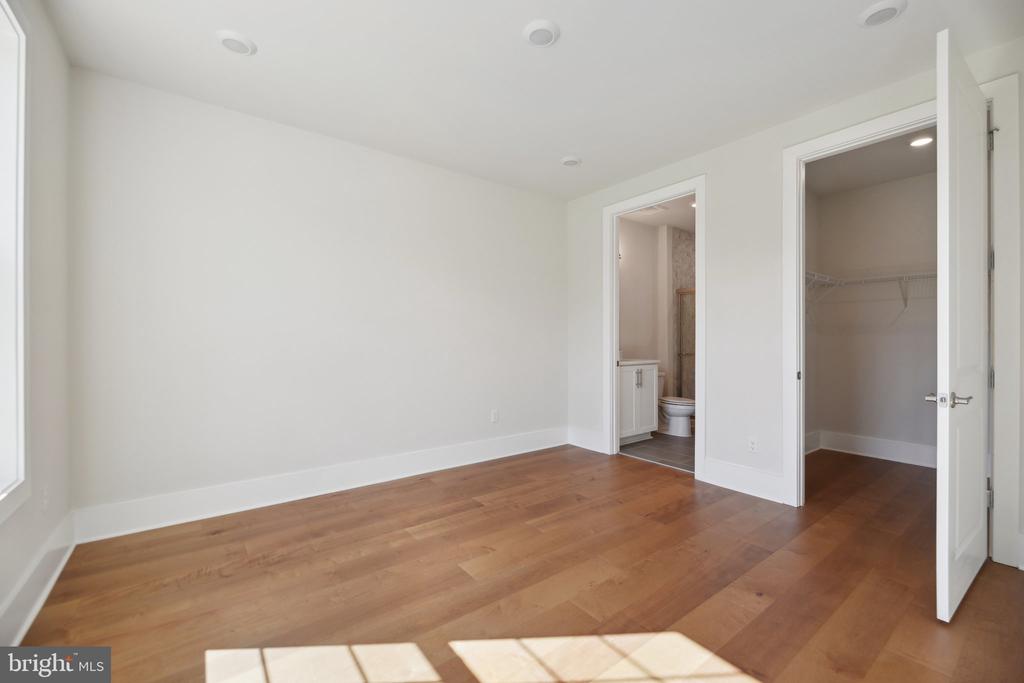 14647 SENECA FARM LANE