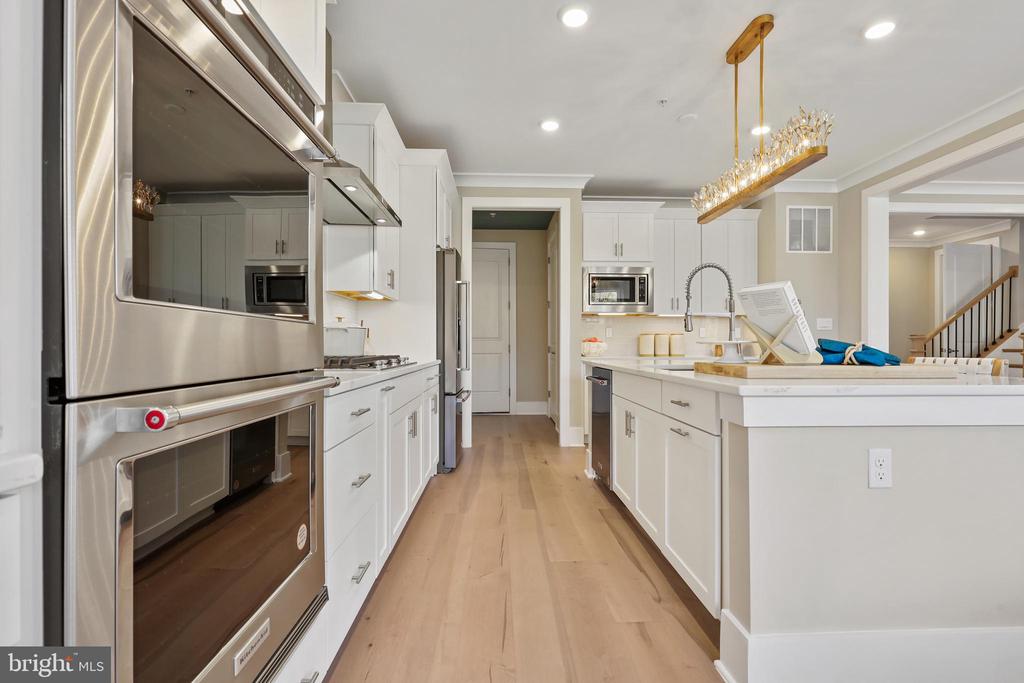 14647 SENECA FARM LANE