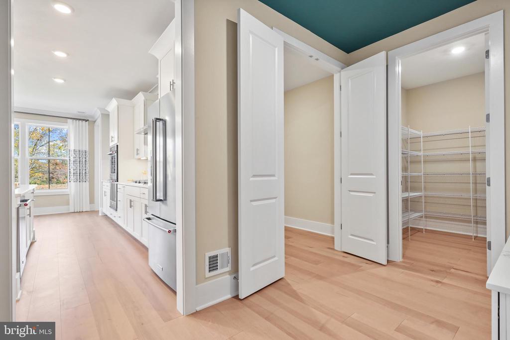 14647 SENECA FARM LANE
