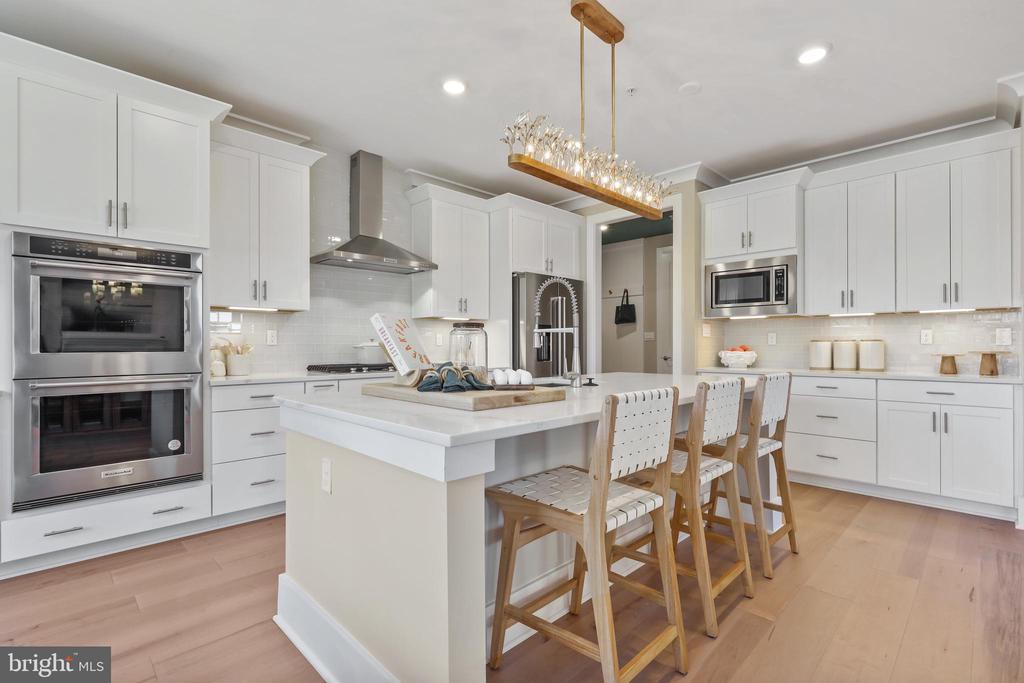 14647 SENECA FARM LANE