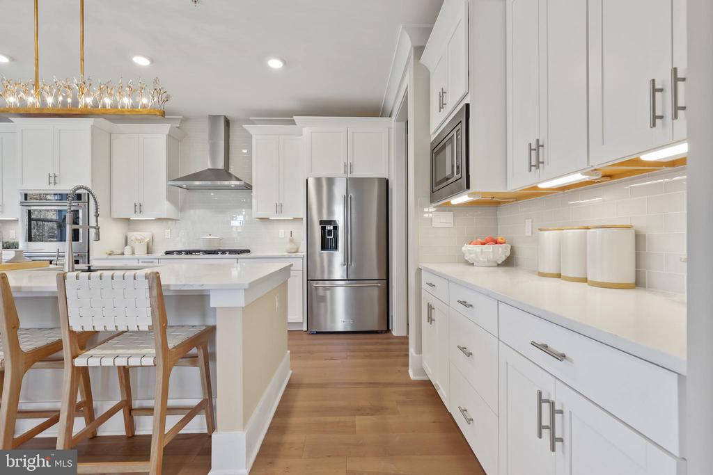 14647 SENECA FARM LANE