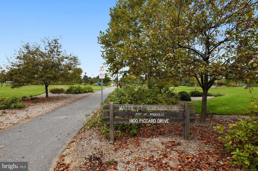 100 WATKINS POND BOULEVARD 2-206