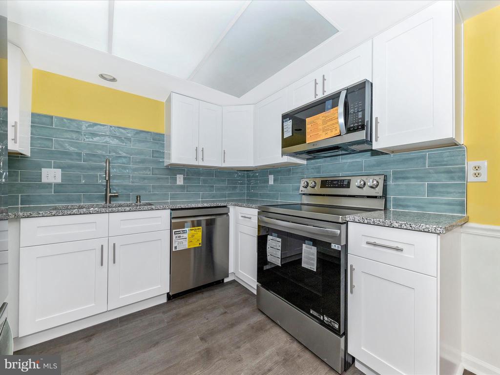 12403 WALNUT COVE CIRCLE