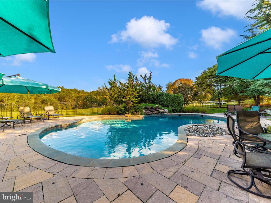 22321 ESSEX VIEW DRIVE