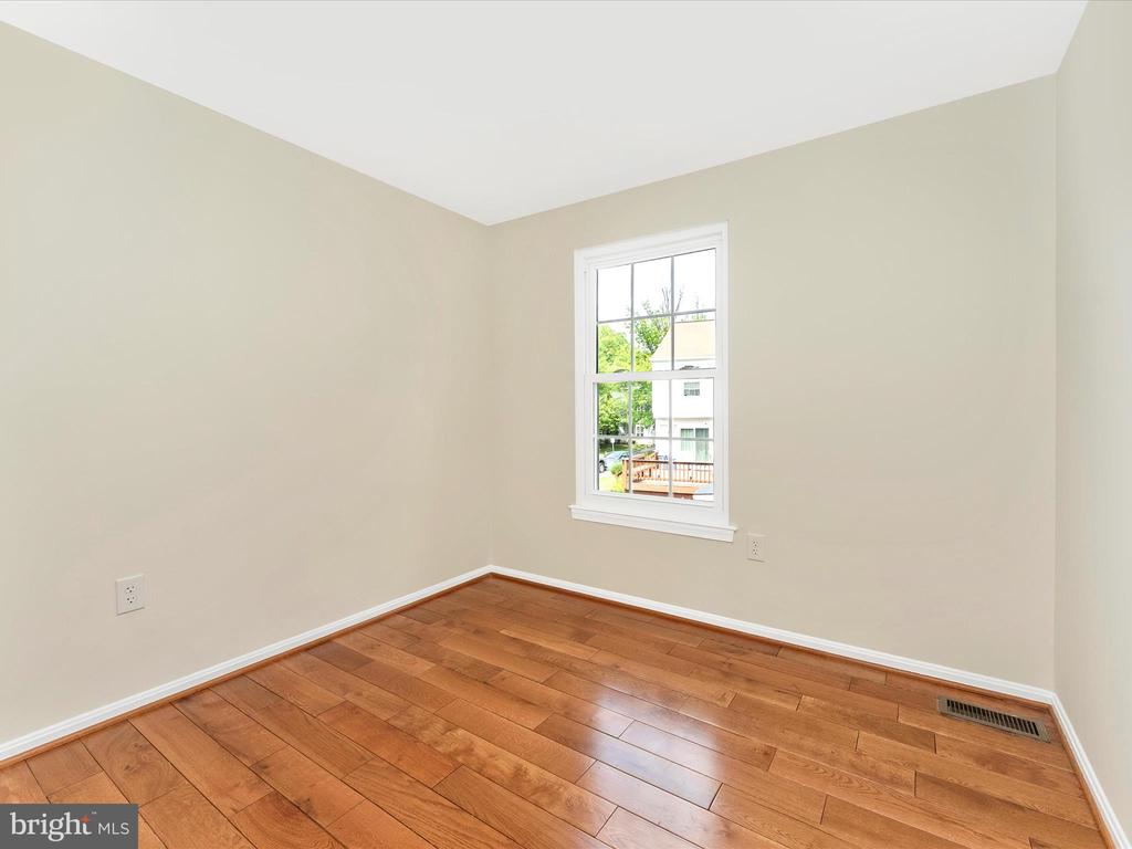 25 FILBERT COURT