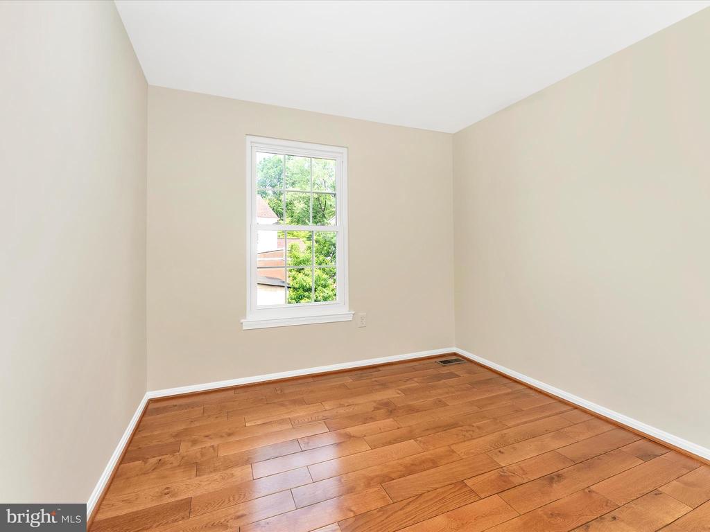 25 FILBERT COURT