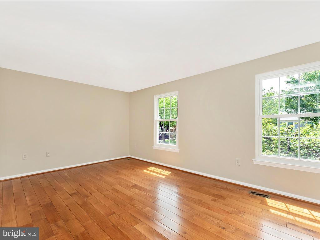 25 FILBERT COURT