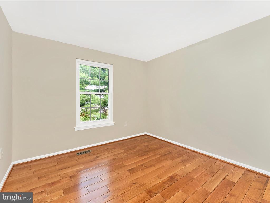 25 FILBERT COURT
