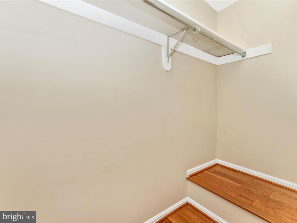 25 FILBERT COURT