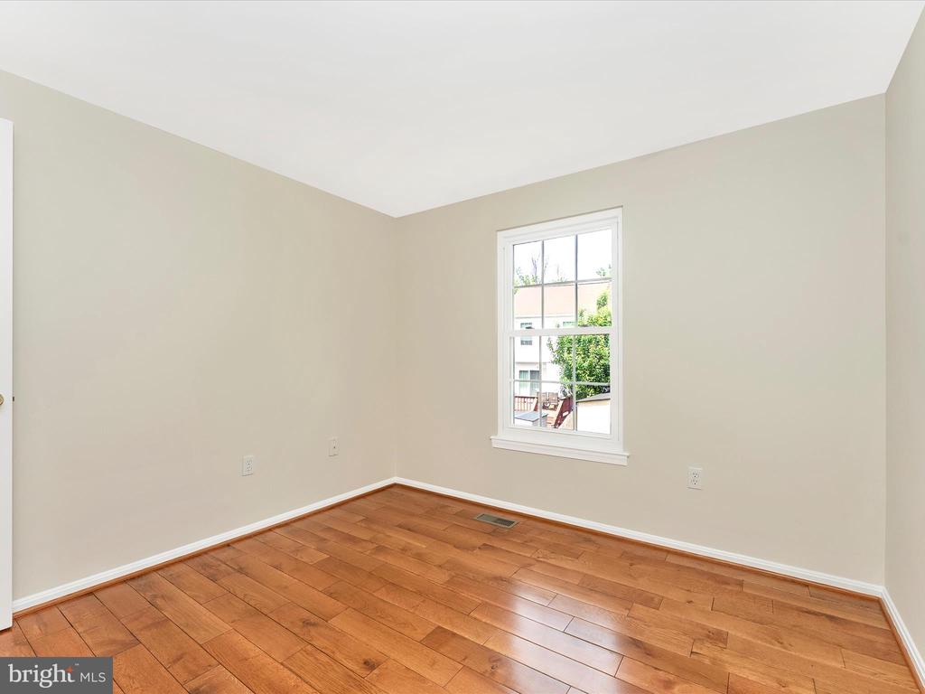 25 FILBERT COURT
