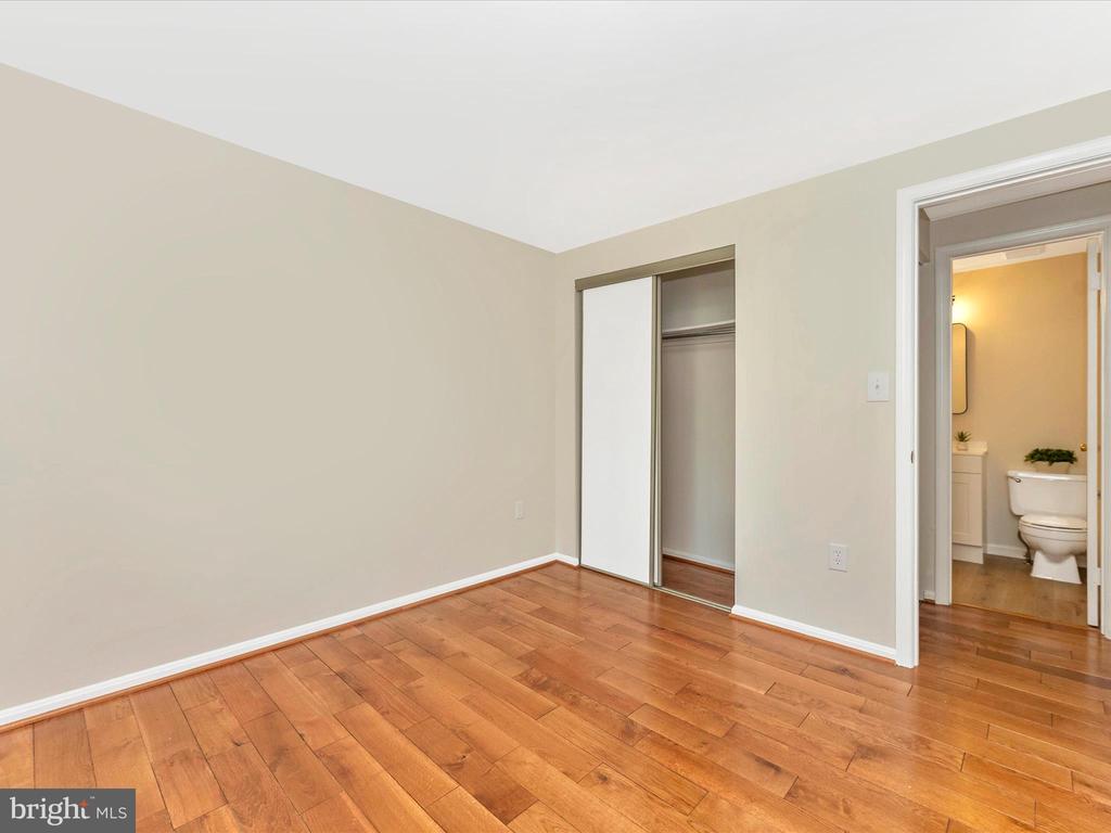 25 FILBERT COURT
