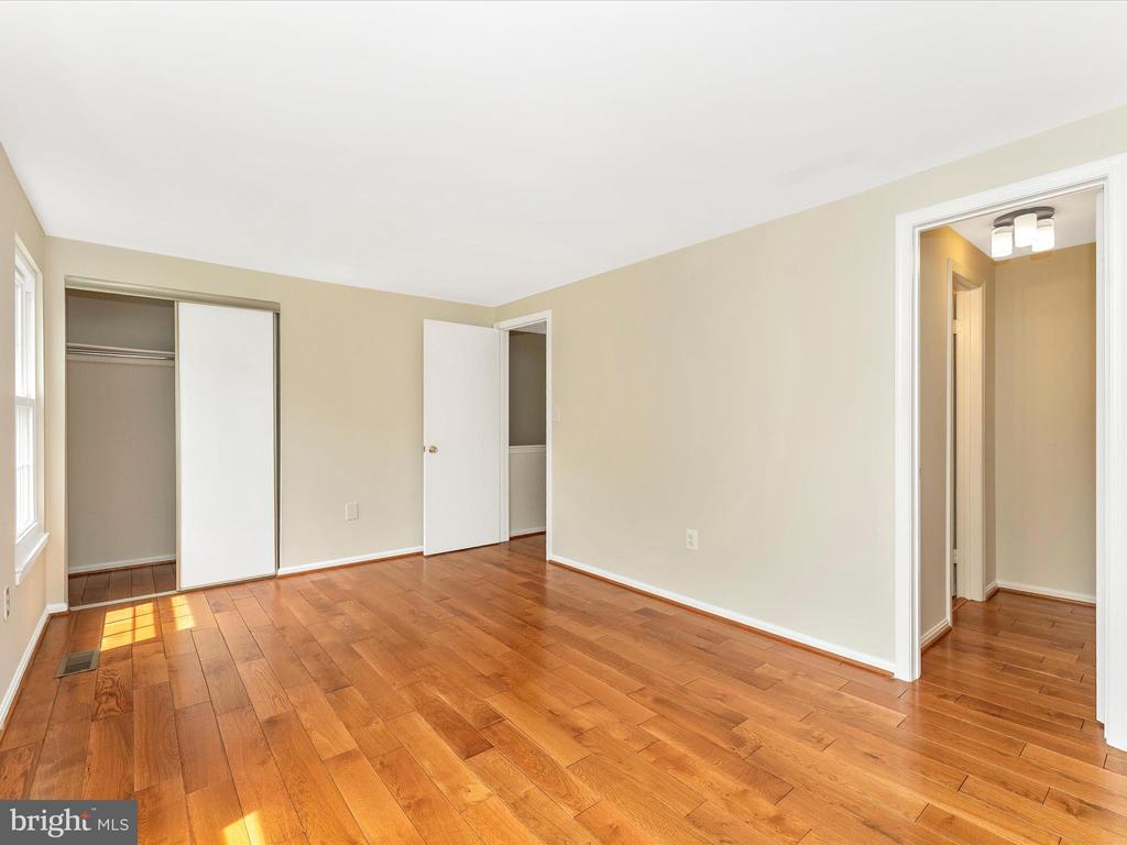 25 FILBERT COURT