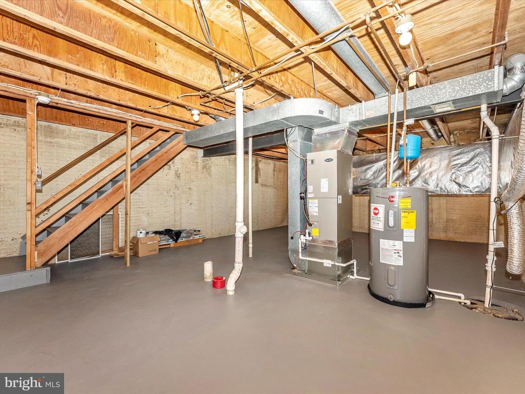 25 FILBERT COURT
