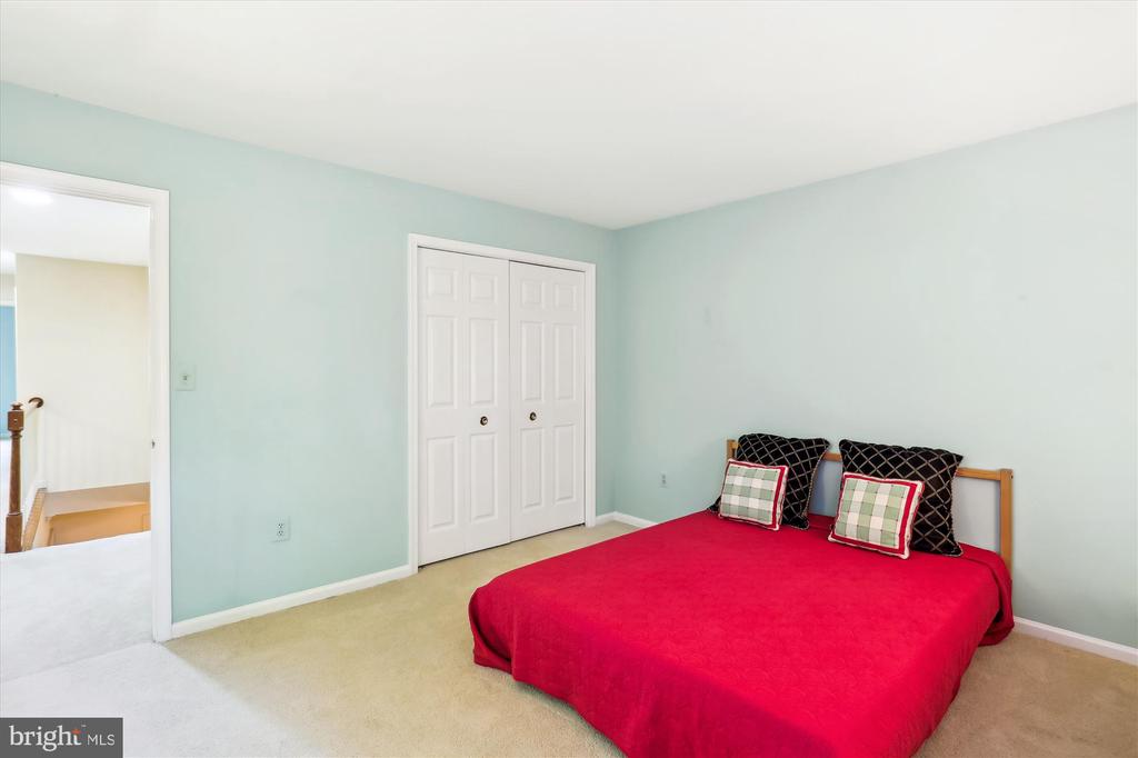 22217 CREEKVIEW DRIVE