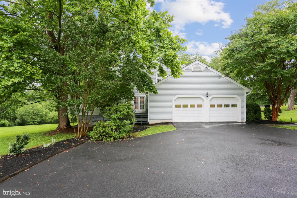 22217 CREEKVIEW DRIVE