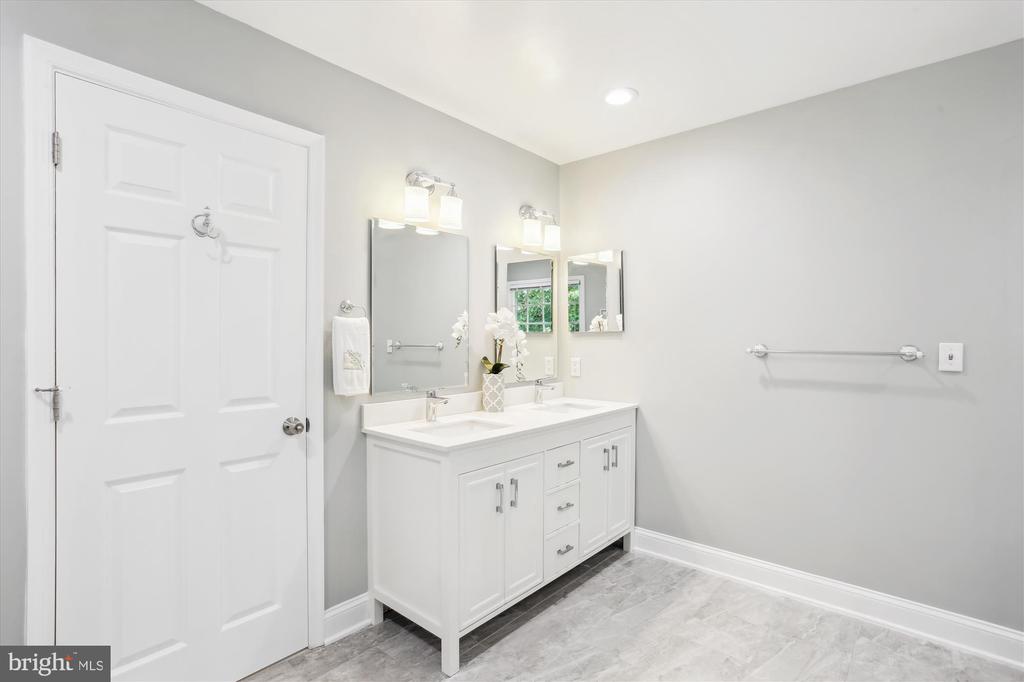 22217 CREEKVIEW DRIVE