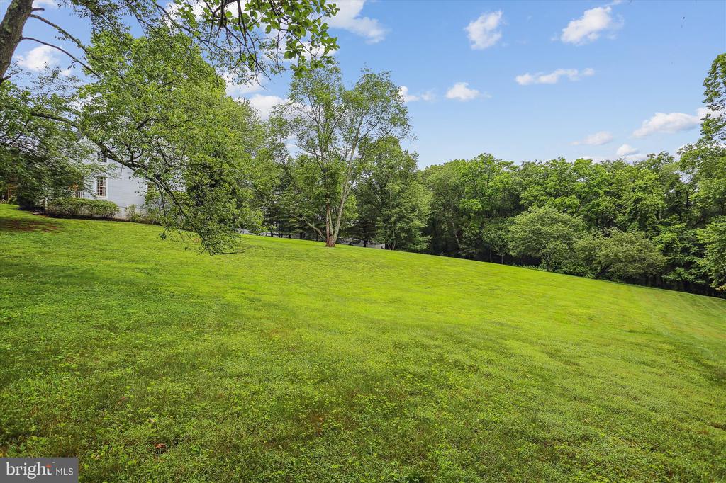 22217 CREEKVIEW DRIVE