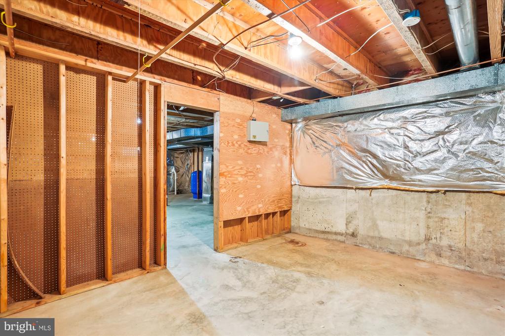22217 CREEKVIEW DRIVE