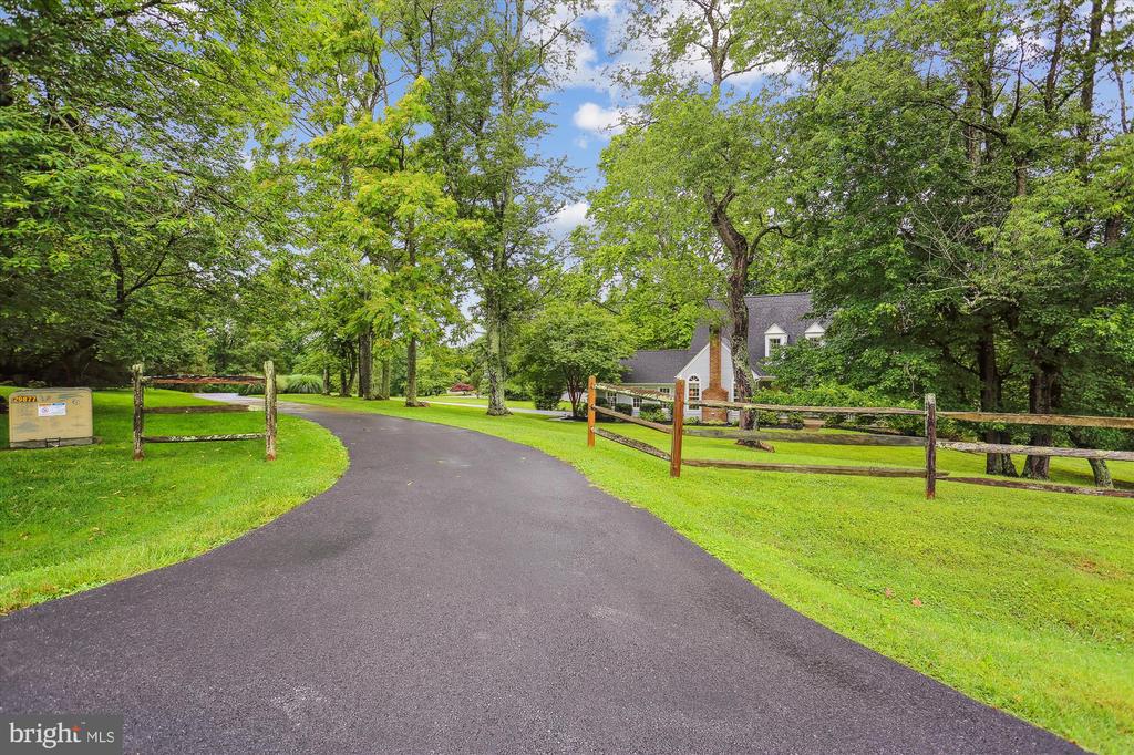22217 CREEKVIEW DRIVE