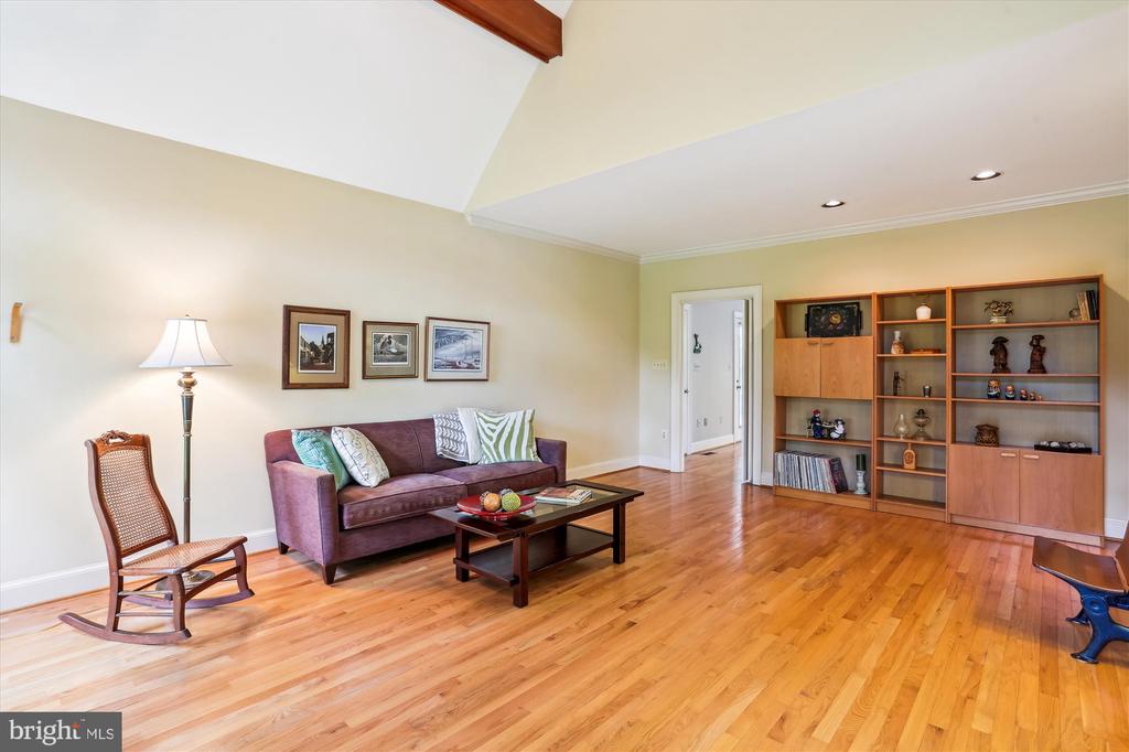 22217 CREEKVIEW DRIVE