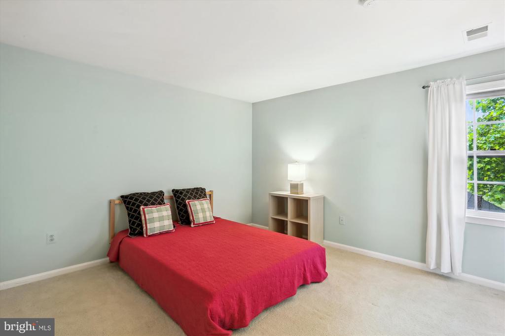 22217 CREEKVIEW DRIVE